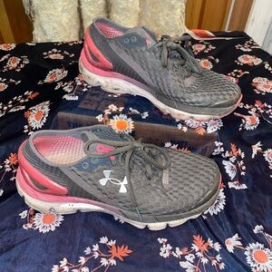 Under Armour Women's Black and Pink Athletic Shoes